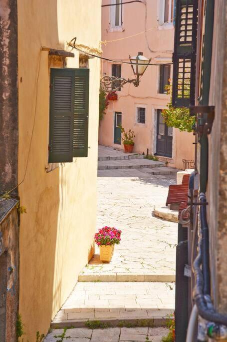 Venetian Well Gallery Apartment In Corfu Old Town Εξωτερικό φωτογραφία