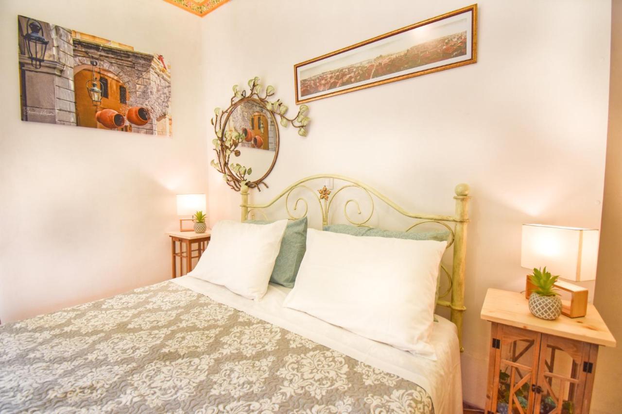 Venetian Well Gallery Apartment In Corfu Old Town Εξωτερικό φωτογραφία